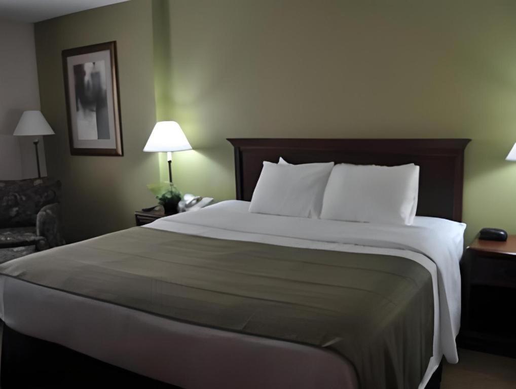 Garden Plaza Hotel Saddle Brook Esterno foto