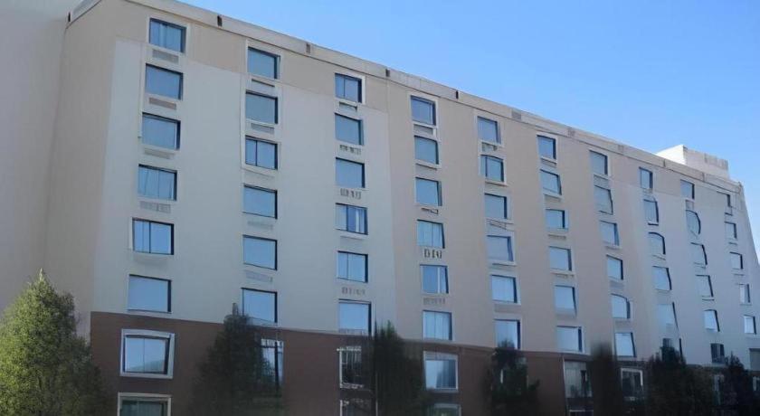 Garden Plaza Hotel Saddle Brook Esterno foto