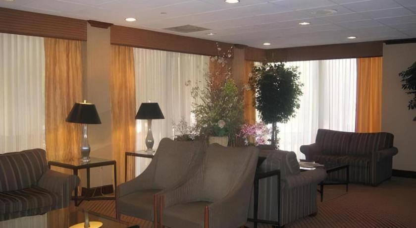 Garden Plaza Hotel Saddle Brook Esterno foto