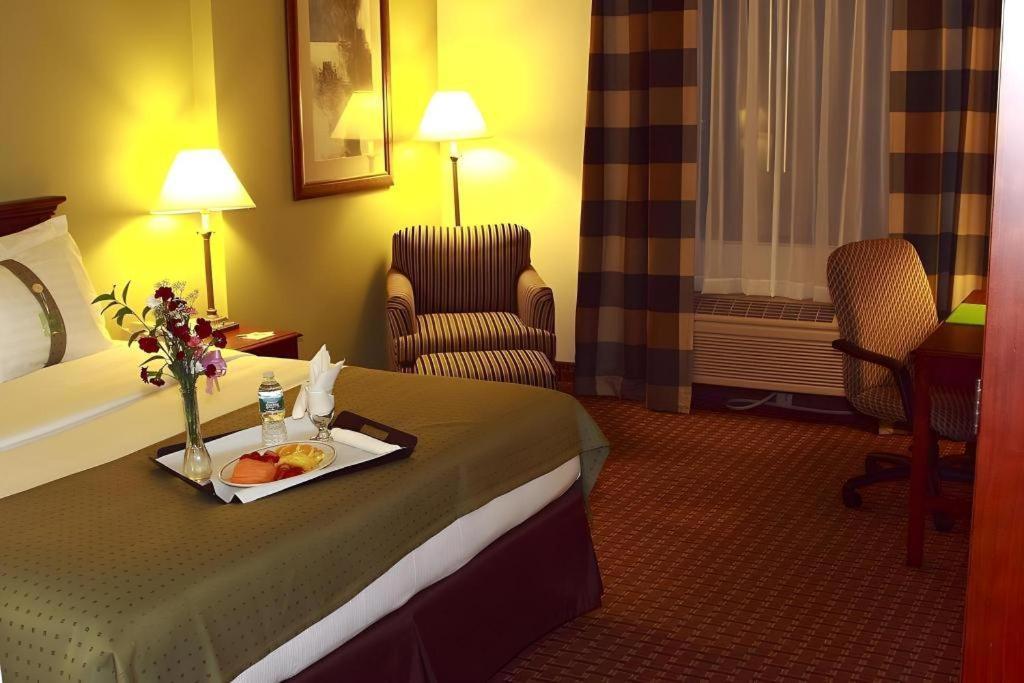 Garden Plaza Hotel Saddle Brook Esterno foto