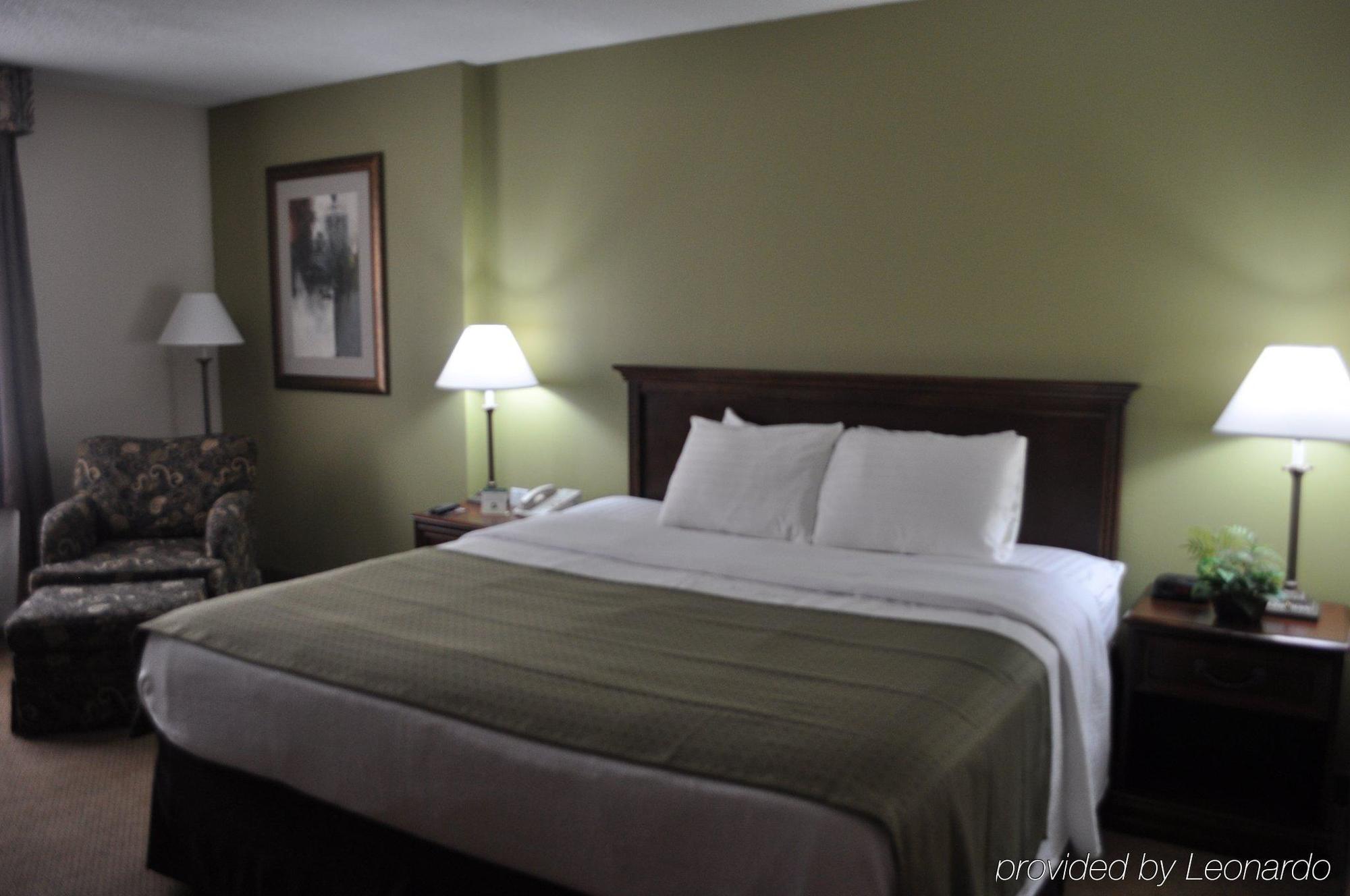 Garden Plaza Hotel Saddle Brook Esterno foto