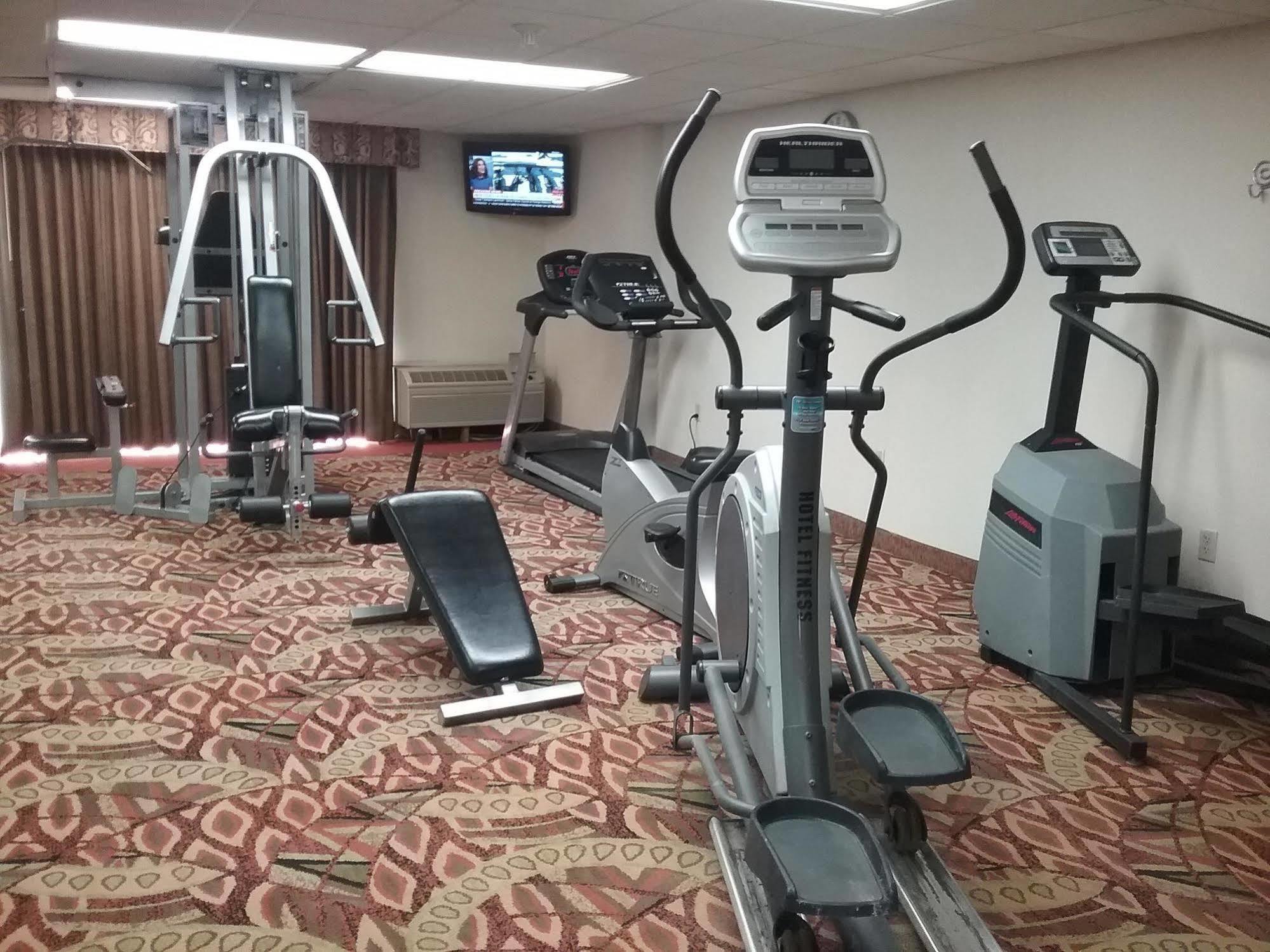 Garden Plaza Hotel Saddle Brook Esterno foto