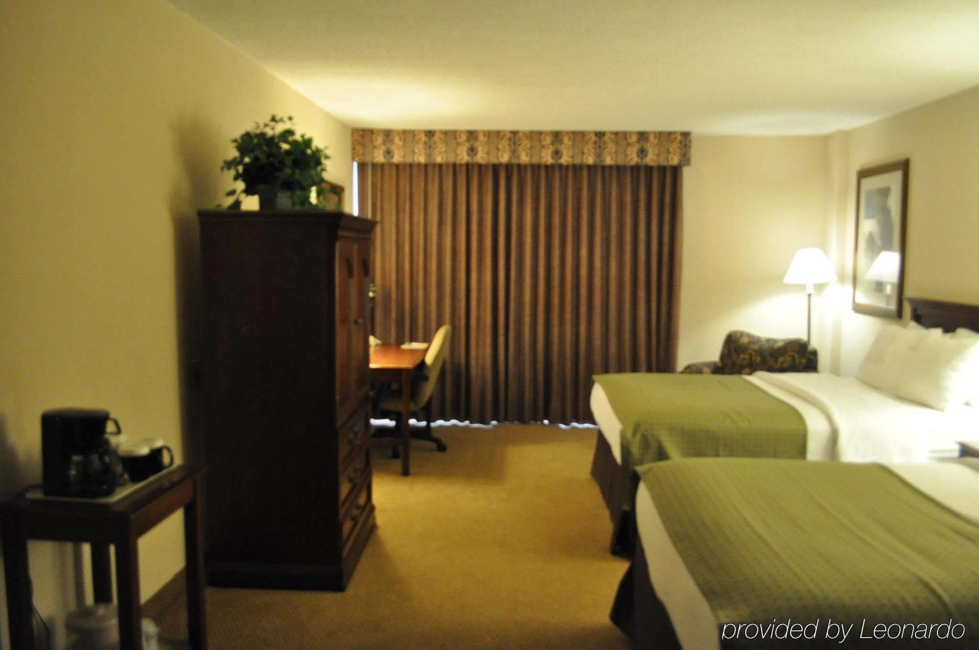 Garden Plaza Hotel Saddle Brook Camera foto